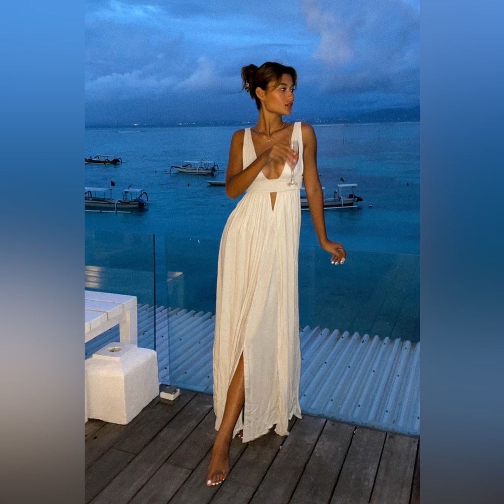 Indah Anjeli Dressi